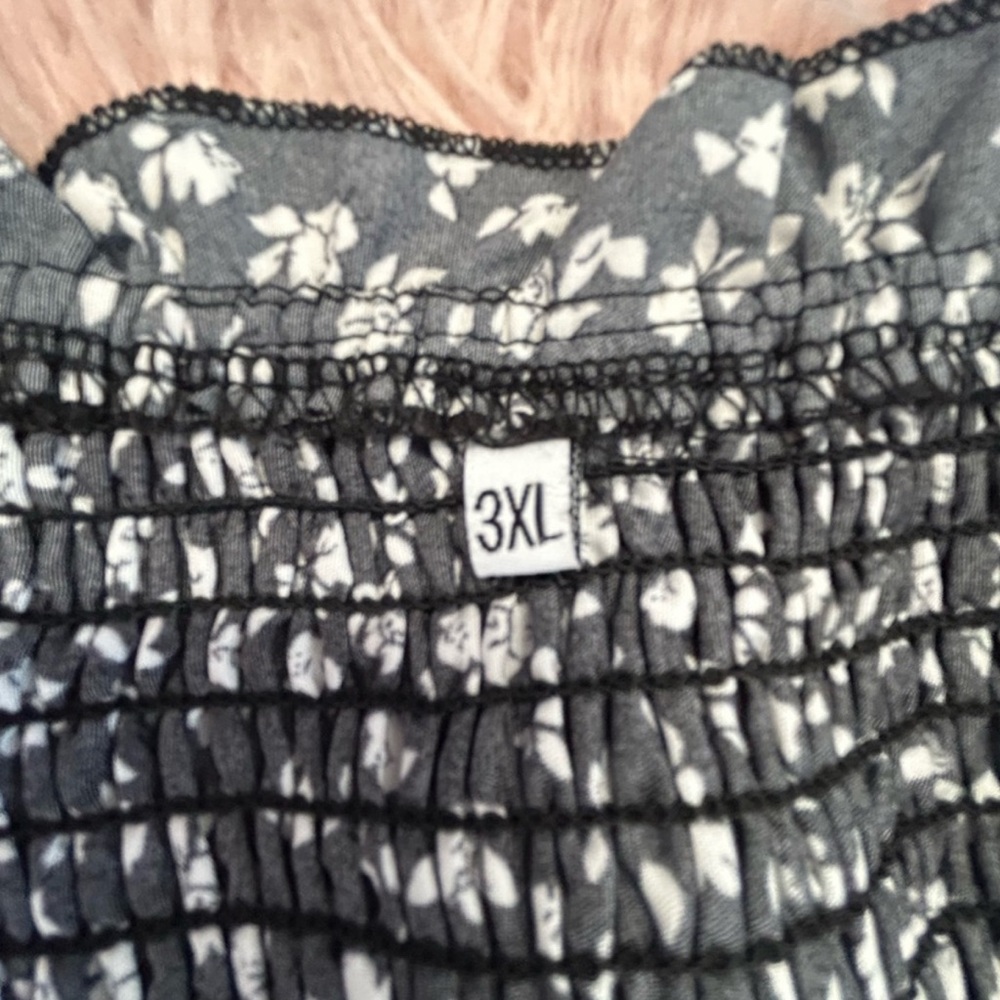 Smocked Midi Black and White Floral
Print Dress XXXL - Picture 3 of 6